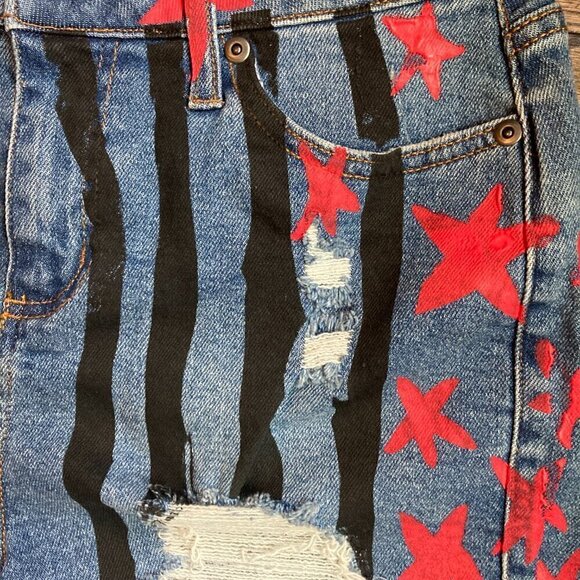 Harley Quinn Birds Of Prey DC Comics  Destructed Hi-Rise Shorts size 1-XS - Picture 4 of 9